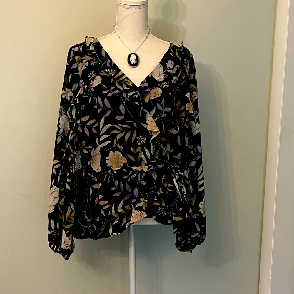 Beautiful Calvin Klein faux wrap style chiffon blouse!